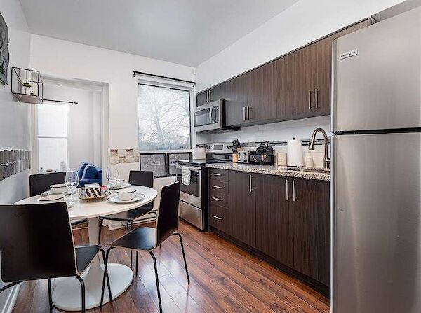 Toronto 2 bedrooms Apartment for rent. Property photo: 563195-2