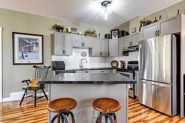 Calgary 2 bedrooms Townhouse for rent. Property photo: 563379-3