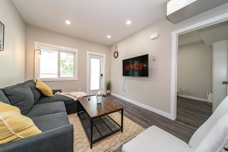 Edmonton 1 bedroom Basement for rent. Property photo: 563863-1
