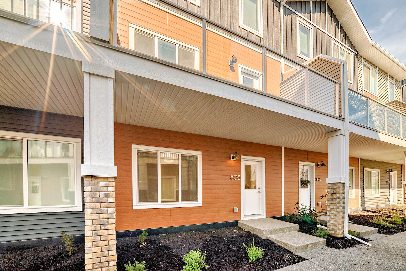 Calgary 4 bedrooms Townhouse for rent. Property photo: 564096-1