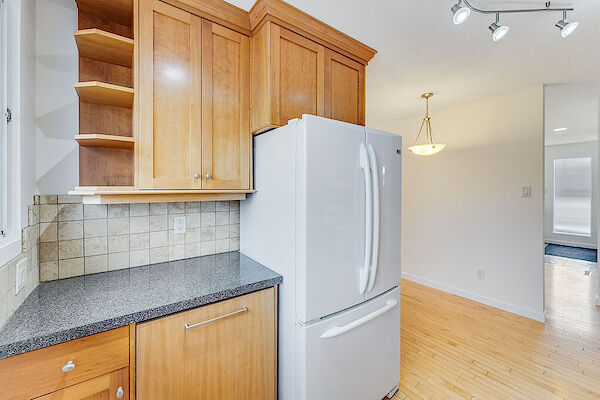 Calgary 5 + Den bedrooms House for rent. Property photo: 564126-2
