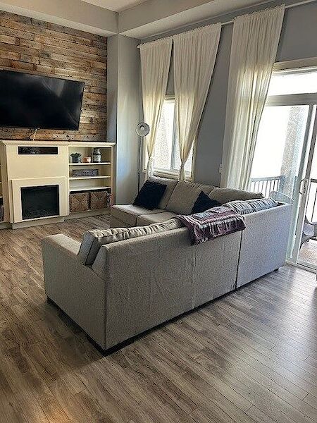 Strathmore 3 + Den bedrooms Townhouse for rent. Property photo: 564431-2