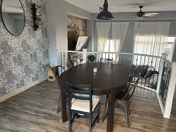 Dining+Room Strathmore 3 + Den bedrooms Townhouse for rent. Property photo: 564431-3