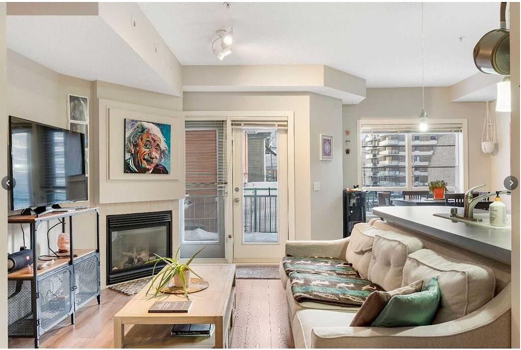 Calgary 2 bedrooms Condo Unit for rent. Property photo: 565048-1