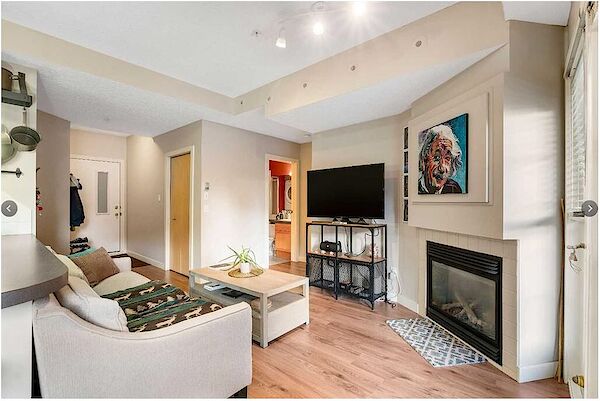 Calgary 2 bedrooms Condo Unit for rent. Property photo: 565048-2