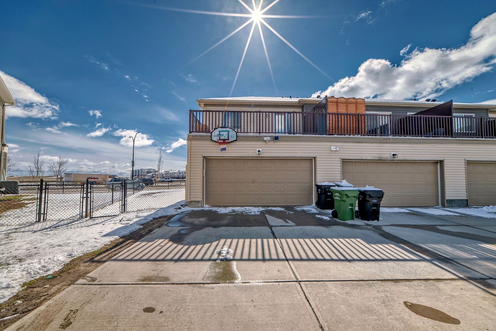 Calgary 3 + Den bedrooms Townhouse for rent. Property photo: 565473-1