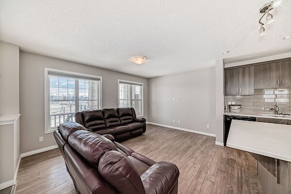 Calgary 3 + Den bedrooms Townhouse for rent. Property photo: 565473-2