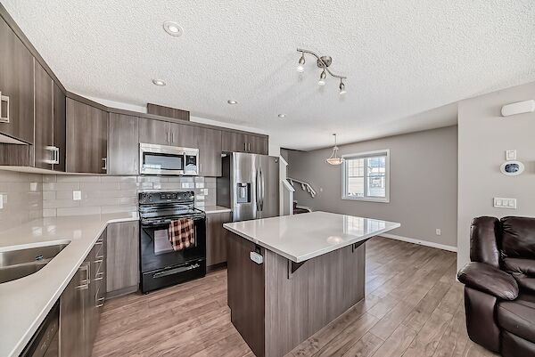 Calgary 3 + Den bedrooms Townhouse for rent. Property photo: 565473-3
