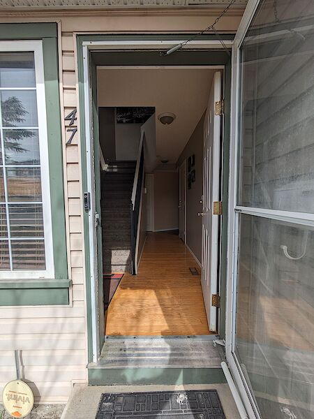 Calgary 2 bedrooms Townhouse for rent. Property photo: 566239-2