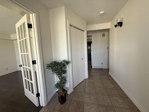 Lethbridge 4 + Den bedrooms House for rent. Property photo: 566638-3