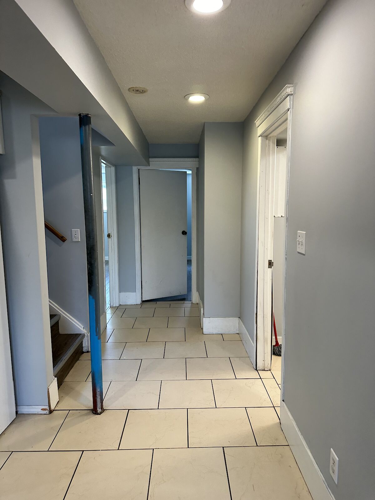 Calgary 2 bedrooms Basement for rent. Property photo: 566701-1