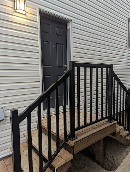 Basement+Suite+Entry+Door Edmonton 1 bedroom Basement for rent. Property photo: 566893-2
