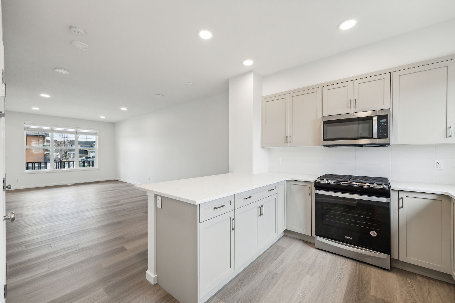 Calgary 3 bedrooms Duplex for rent. Property photo: 567436-1