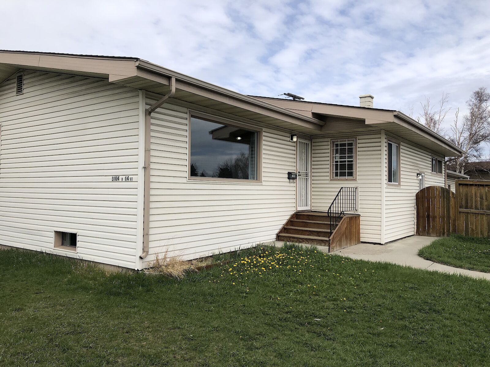 Calgary 3 bedrooms Duplex for rent. Property photo: 568267-1
