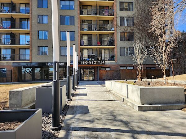 Edmonton 2 bedrooms Condo Unit for rent. Property photo: 568286-2