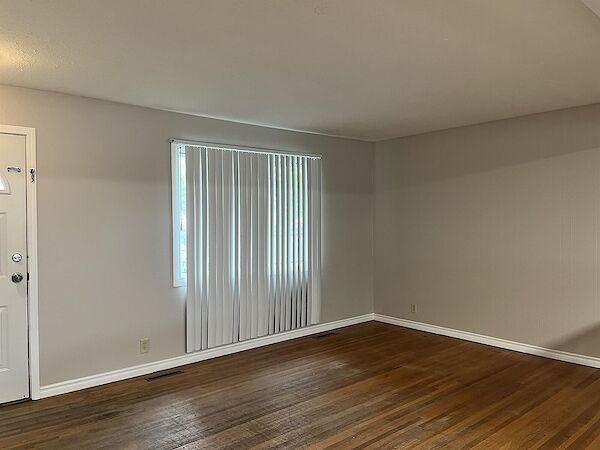 d599bbacdd36438db65e800c11514981+jpg Regina 3 bedrooms Duplex for rent. Property photo: 568396-3