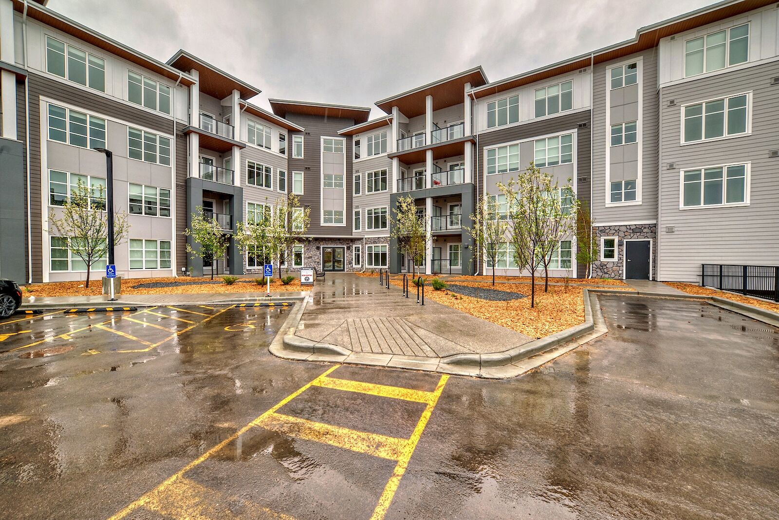 Calgary 2 bedrooms Condo Unit for rent. Property photo: 568664-1