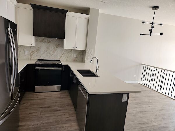 Calgary 4 bedrooms House for rent. Property photo: 569255-2