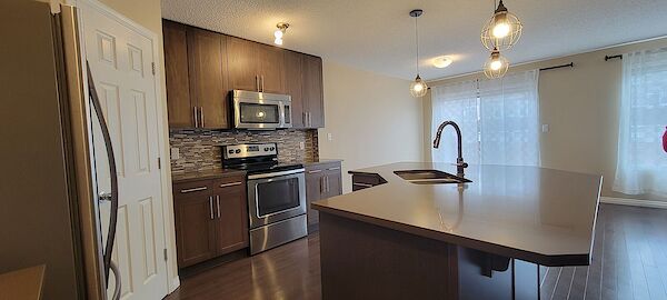 Edmonton 3 + Den bedrooms Duplex for rent. Property photo: 569622-3