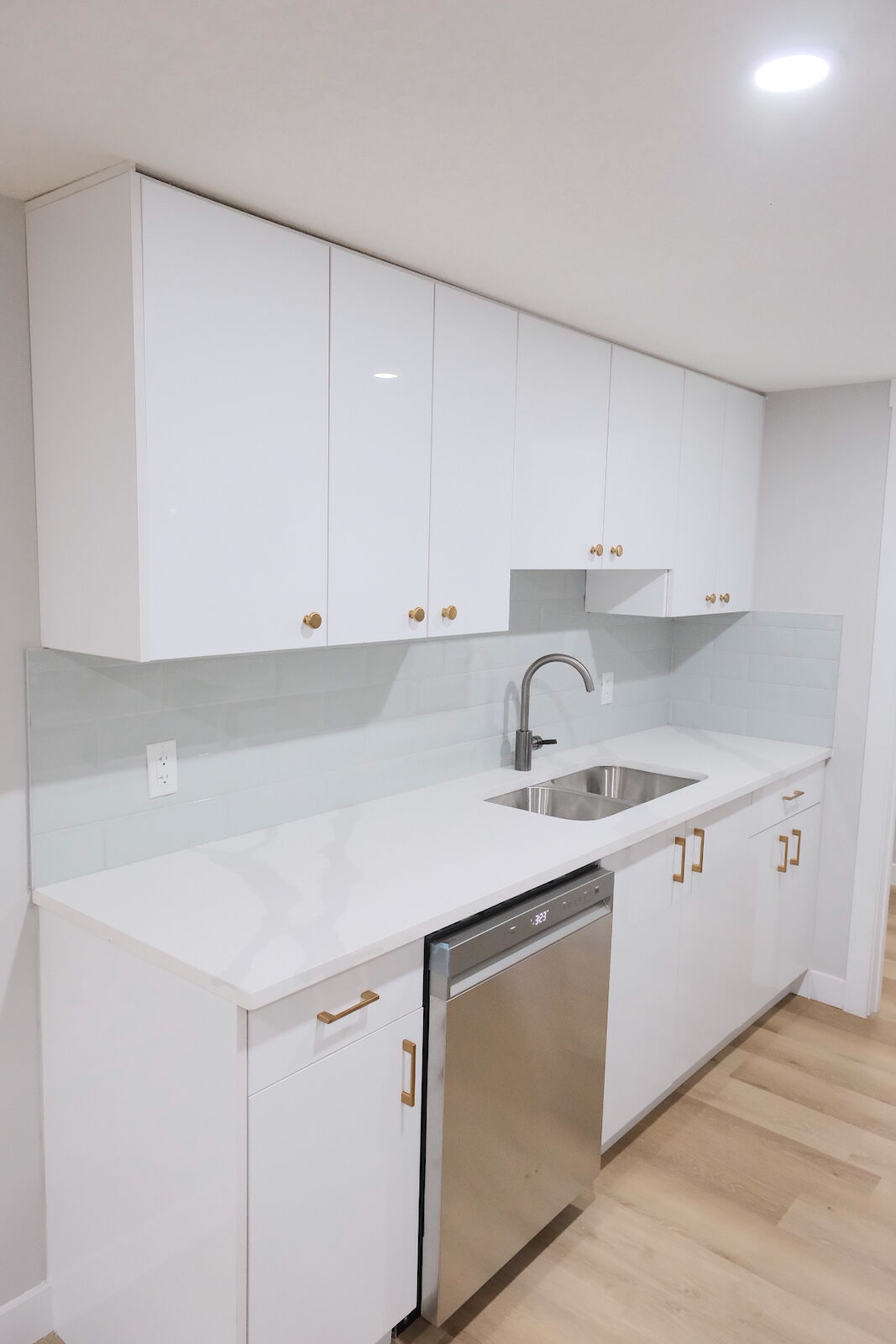 Calgary 1 bedroom Basement for rent. Property photo: 569737-1