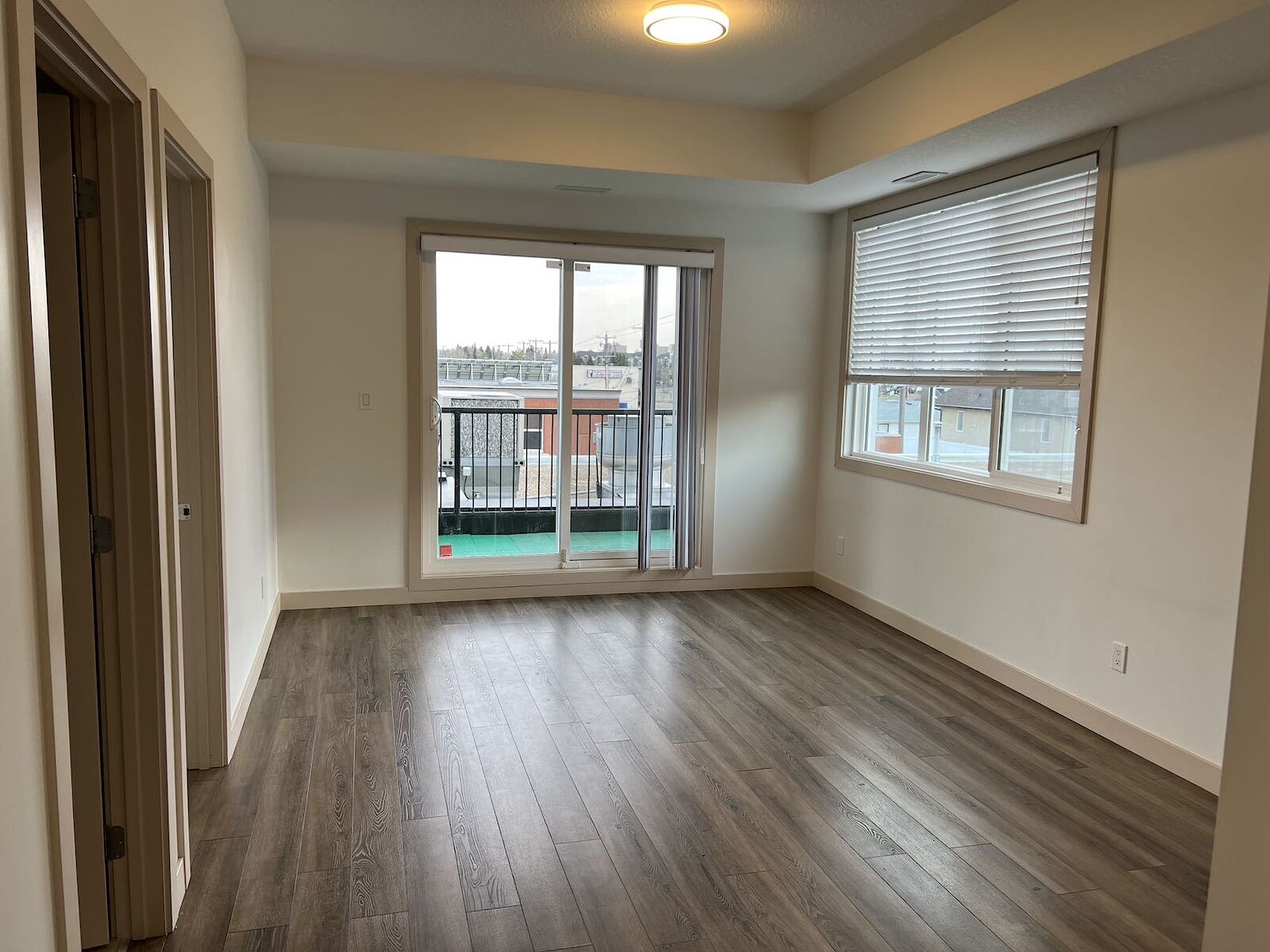 Edmonton 2 bedrooms Condo Unit for rent. Property photo: 569959-1
