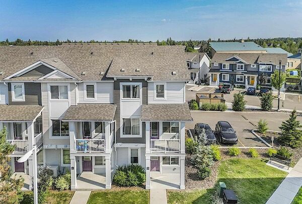 Edmonton 3 bedrooms Townhouse for rent. Property photo: 569979-2