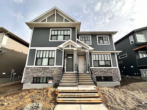 Calgary 3 bedrooms Duplex for rent. Property photo: 570100-2
