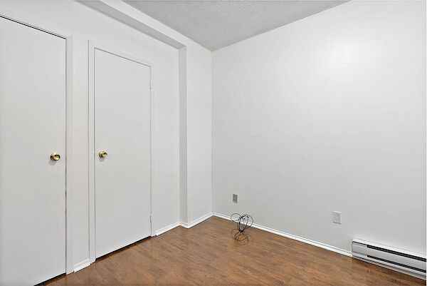 Toronto 2 bedrooms Condo Unit for rent. Property photo: 570152-3