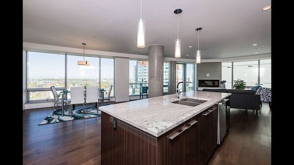 Edmonton 2 bedrooms Condo Unit for rent. Property photo: 570333-2