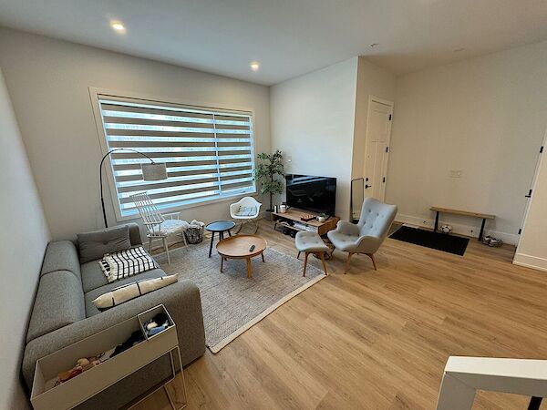 Calgary 4 bedrooms Townhouse for rent. Property photo: 570455-3