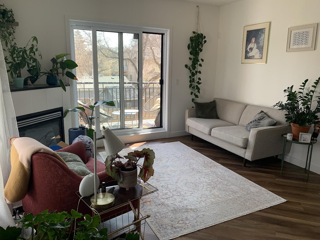 Edmonton 2 bedrooms Condo Unit for rent. Property photo: 570543-1