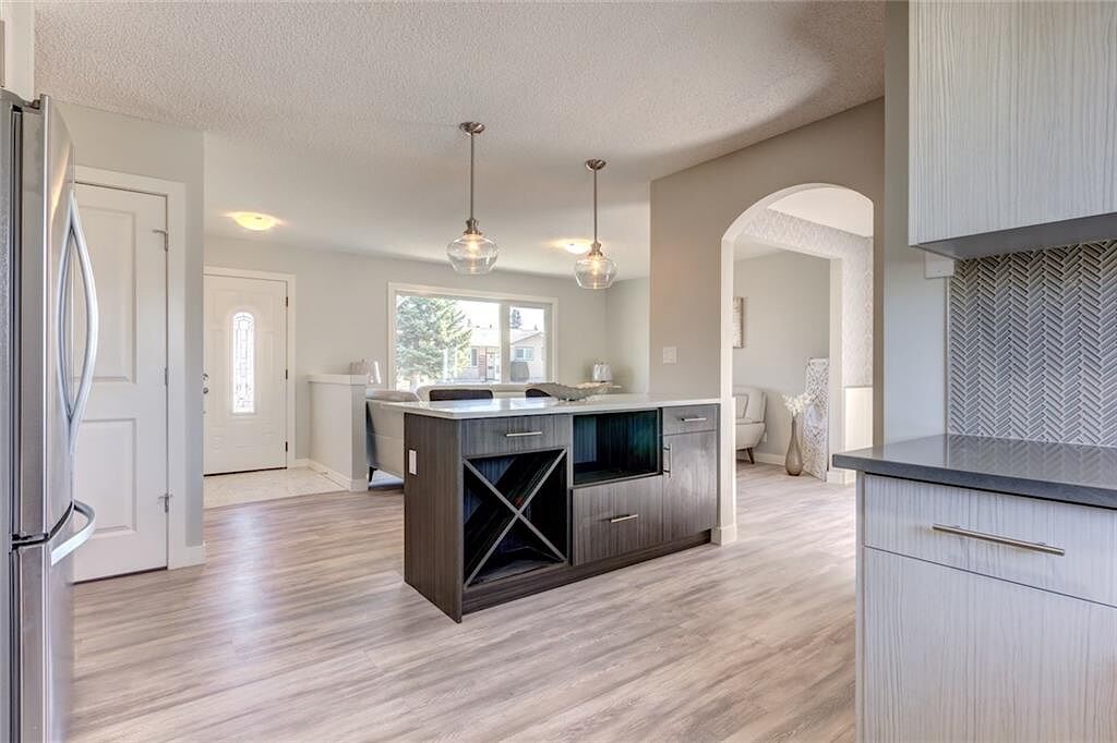 Calgary 3 bedrooms Main Floor for rent. Property photo: 570567-1