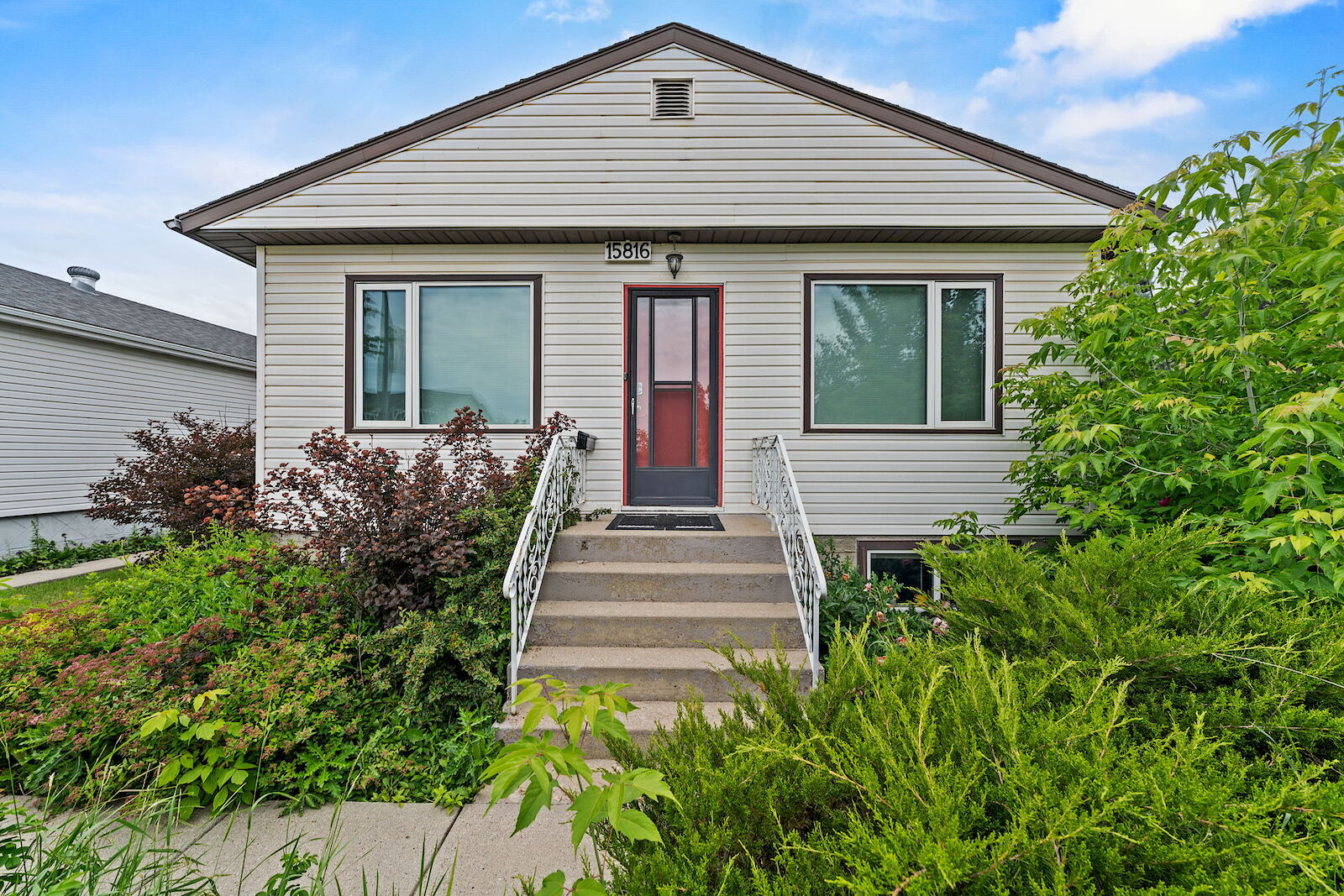 Edmonton 2 bedrooms Main Floor for rent. Property photo: 570672-1