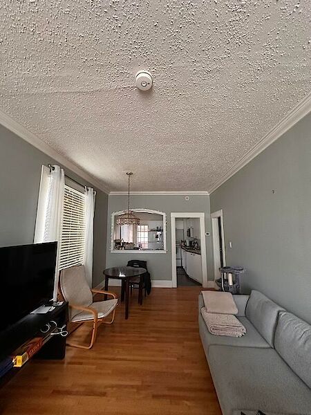 Calgary 2 bedrooms House for rent. Property photo: 570738-2