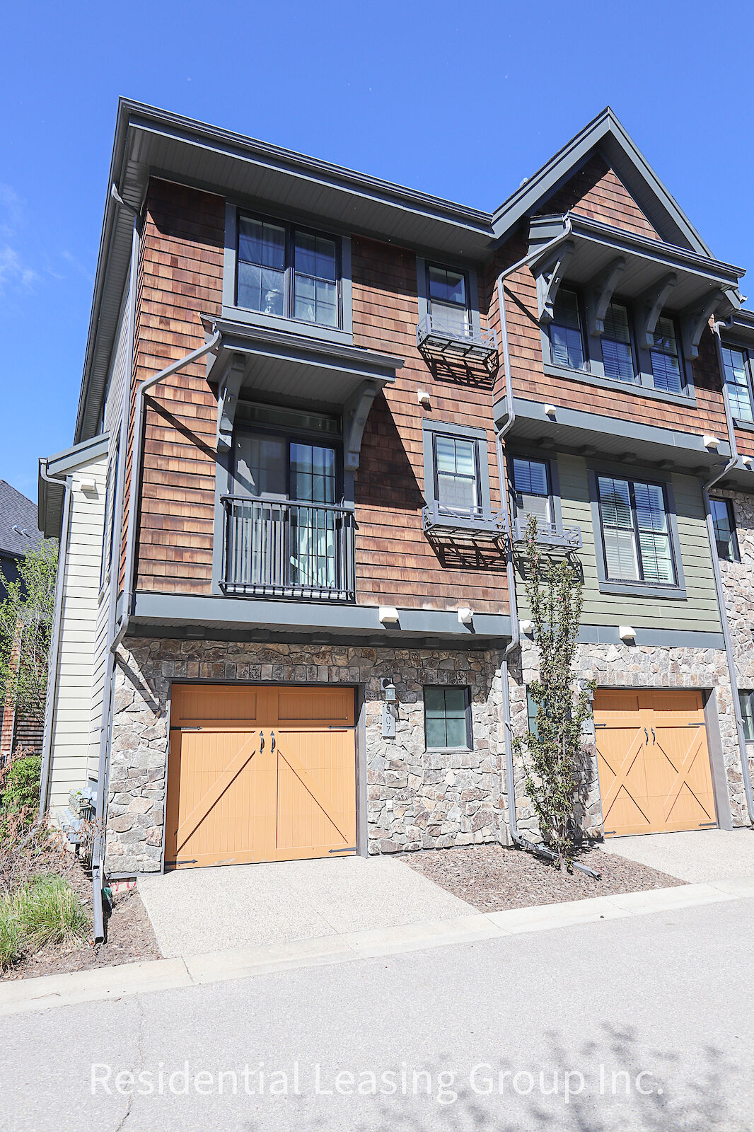 Calgary 3 bedrooms Townhouse for rent. Property photo: 570759-1