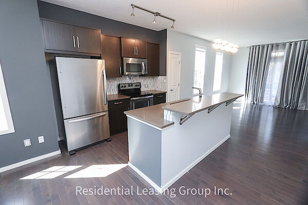 Calgary 3 bedrooms Townhouse for rent. Property photo: 570759-3