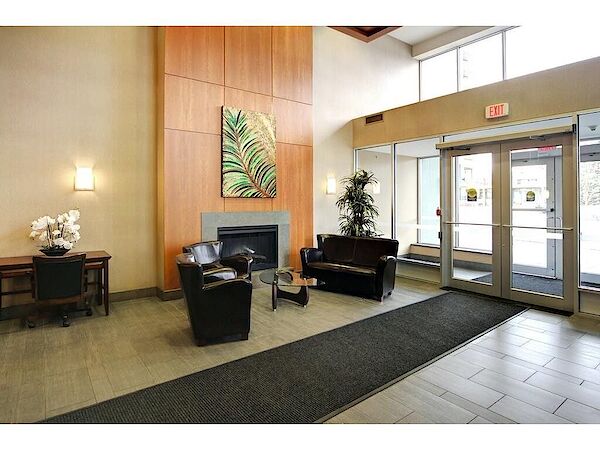 Calgary 2 bedrooms Condo Unit for rent. Property photo: 570761-2