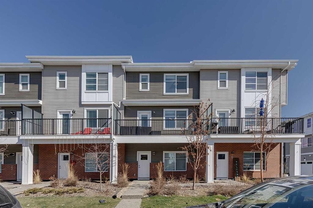 Calgary 4 bedrooms Townhouse for rent. Property photo: 570867-1