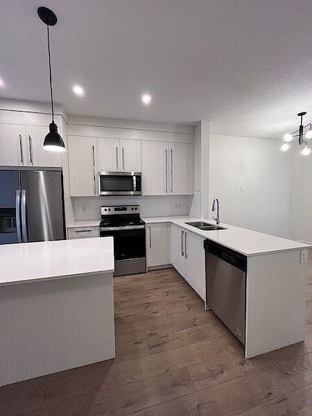 Calgary 3 bedrooms Townhouse for rent. Property photo: 571017-2