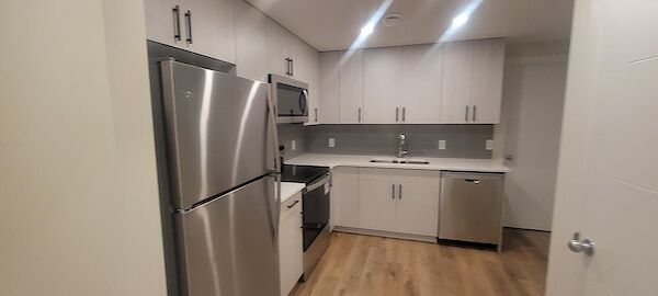 Calgary 5 bedrooms Basement for rent. Property photo: 571097-2