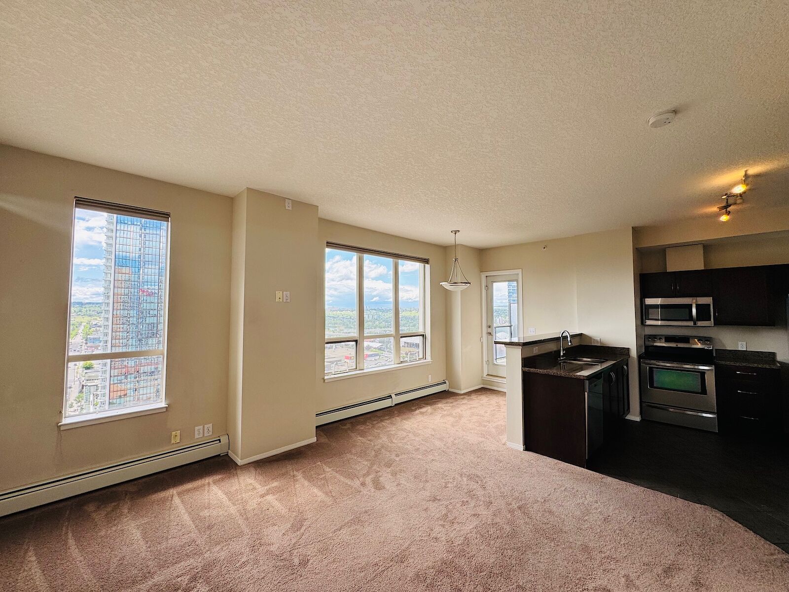 Calgary Condo Unit For Rent | Beltline | 2 bed2 bath CORNER unit | ID ...