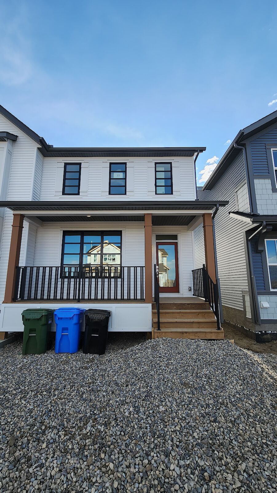 Calgary 3 + Den bedrooms Duplex for rent. Property photo: 571345-1