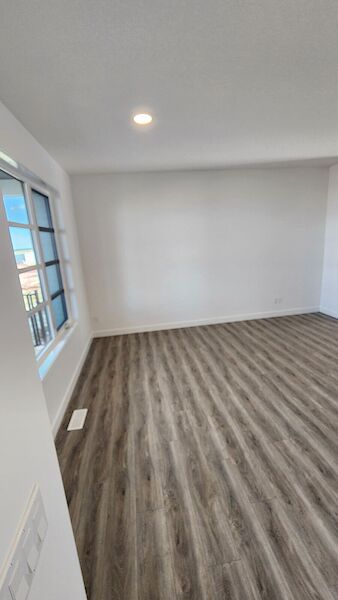 Calgary 3 + Den bedrooms Duplex for rent. Property photo: 571345-2
