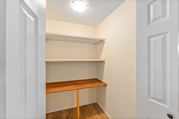 Airdrie 2 bedrooms Condo Unit for rent. Property photo: 571712-3