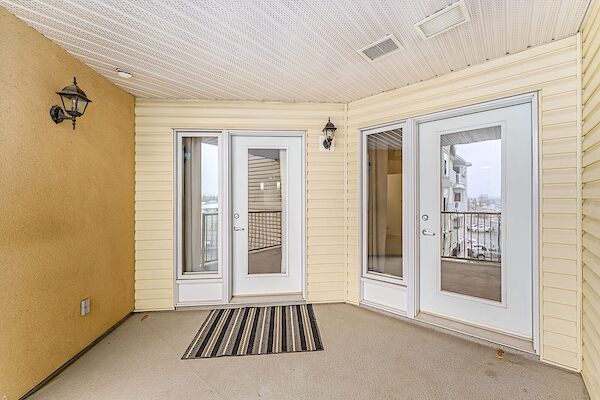 Airdrie 2 bedrooms Condo Unit for rent. Property photo: 571712-2