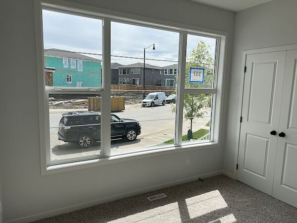 Chestermere 4 bedrooms House for rent. Property photo: 572021-2