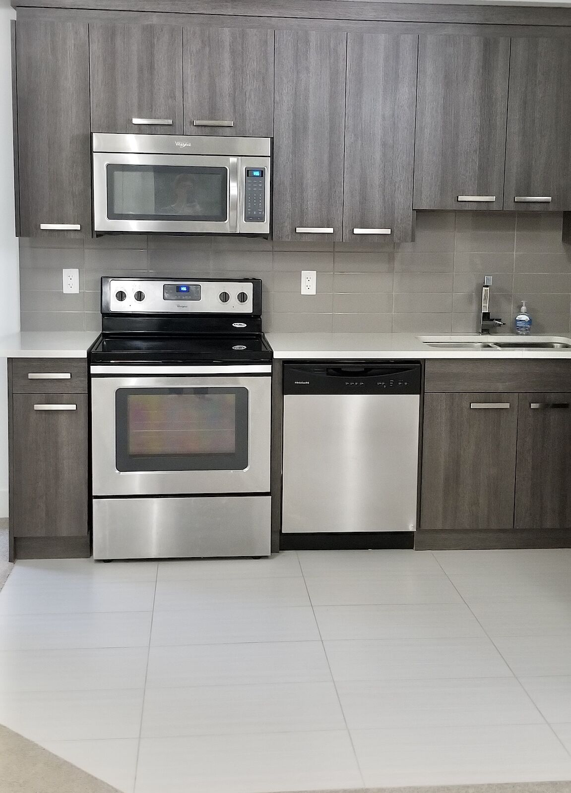 Edmonton 2 bedrooms Apartment for rent. Property photo: 572232-1