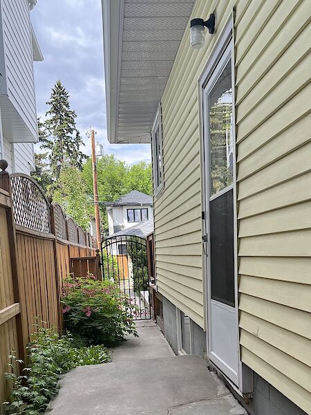 Calgary 2 + Den bedrooms Basement for rent. Property photo: 572258-2