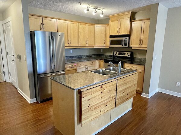 Calgary 1 bedroom Condo Unit for rent. Property photo: 572342-3