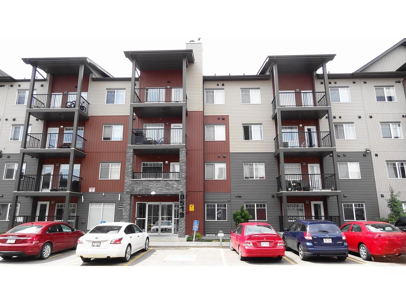 Edmonton 2 bedrooms Condo Unit for rent. Property photo: 572469-1